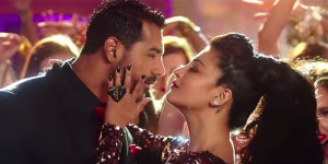 Watch: Shruti Haasan-John Abraham's sizzling chemistry in title track of 'Welcome Back'