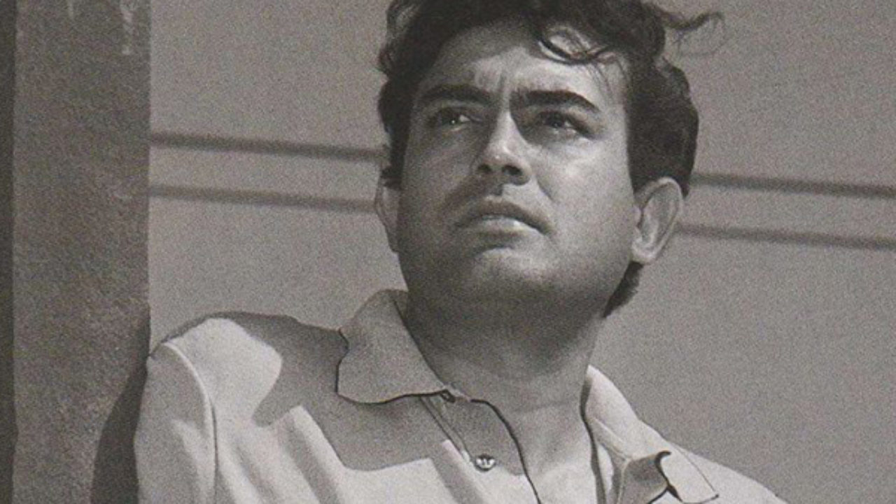 When Sanjeev Kumar was offered the lead role in a film, after playing an  extra in it | Bollywood Bubble