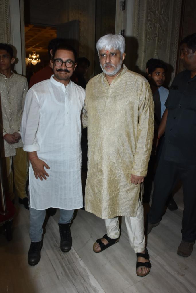Aamir-Khan-attends-Krishna-Bhatt-wedding-reception