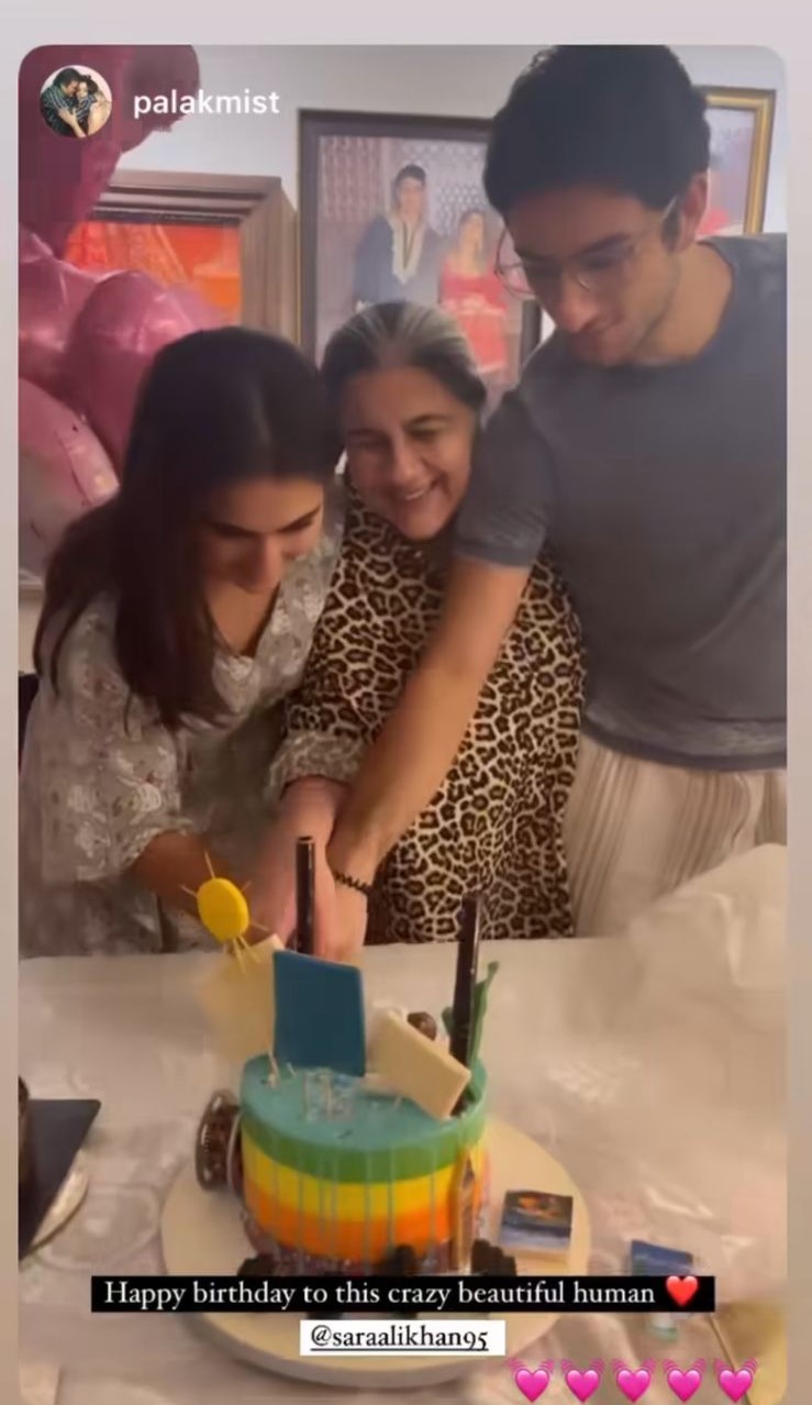 Sara-Ali-Khan-cuts-cake-with-mother-Amrita-Singh-and-brother-Ibrahim-Ali-Khan