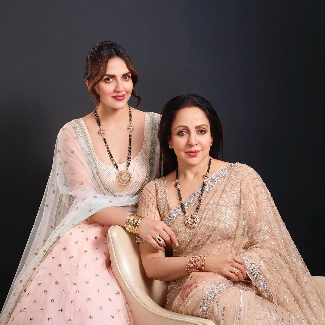 Esha Deol poses with mother Hema Malini