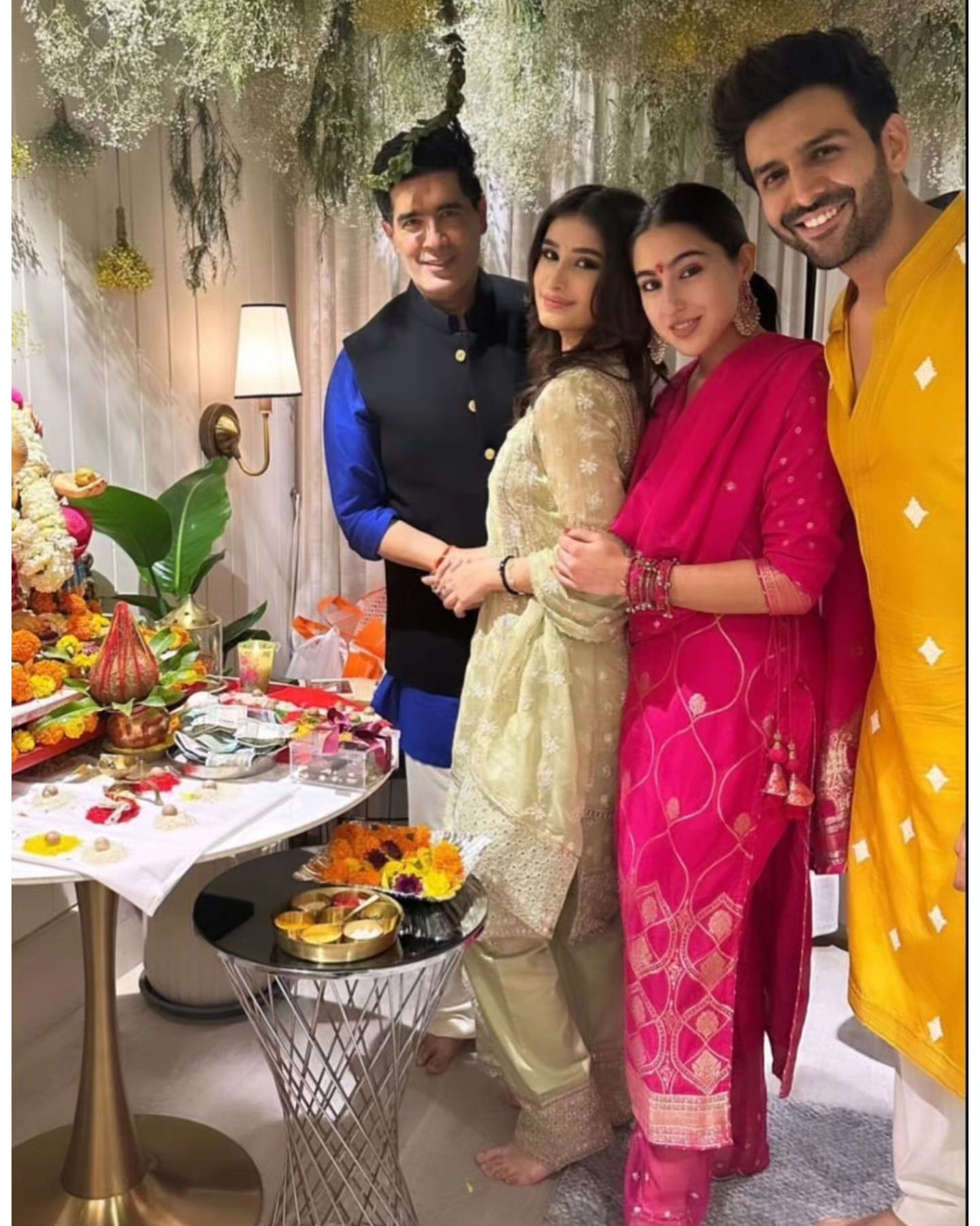Sara Ali Khan at Kartik Aaryans residence with Manish Malhotra and Rasha Thadani