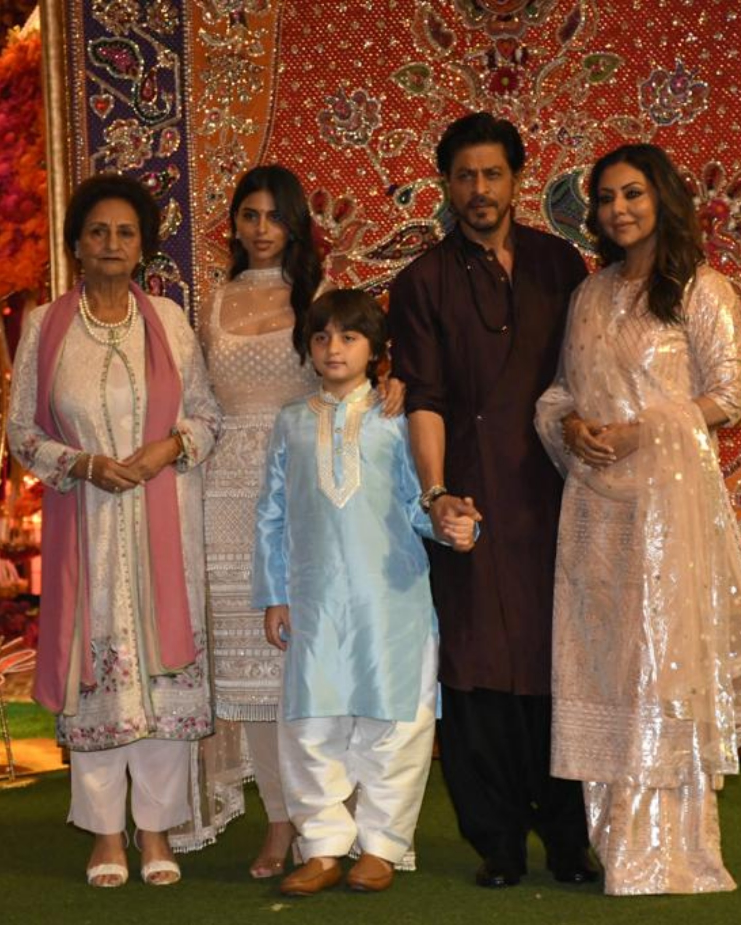 Shah Rukh Khan arrives with family for Ganesh Chaturthi celebrations
