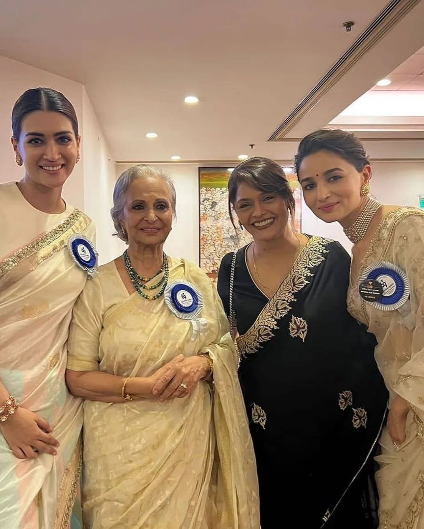Kriti Sanon and Alia Bhatt pose with Waheeda Rehman and Pallavi Joshi