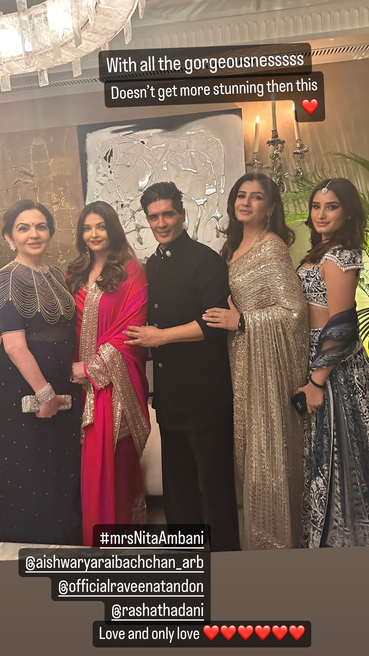 Manish Malhotra poses with Aishwarya Rai Bachchan and Raveena Tandon