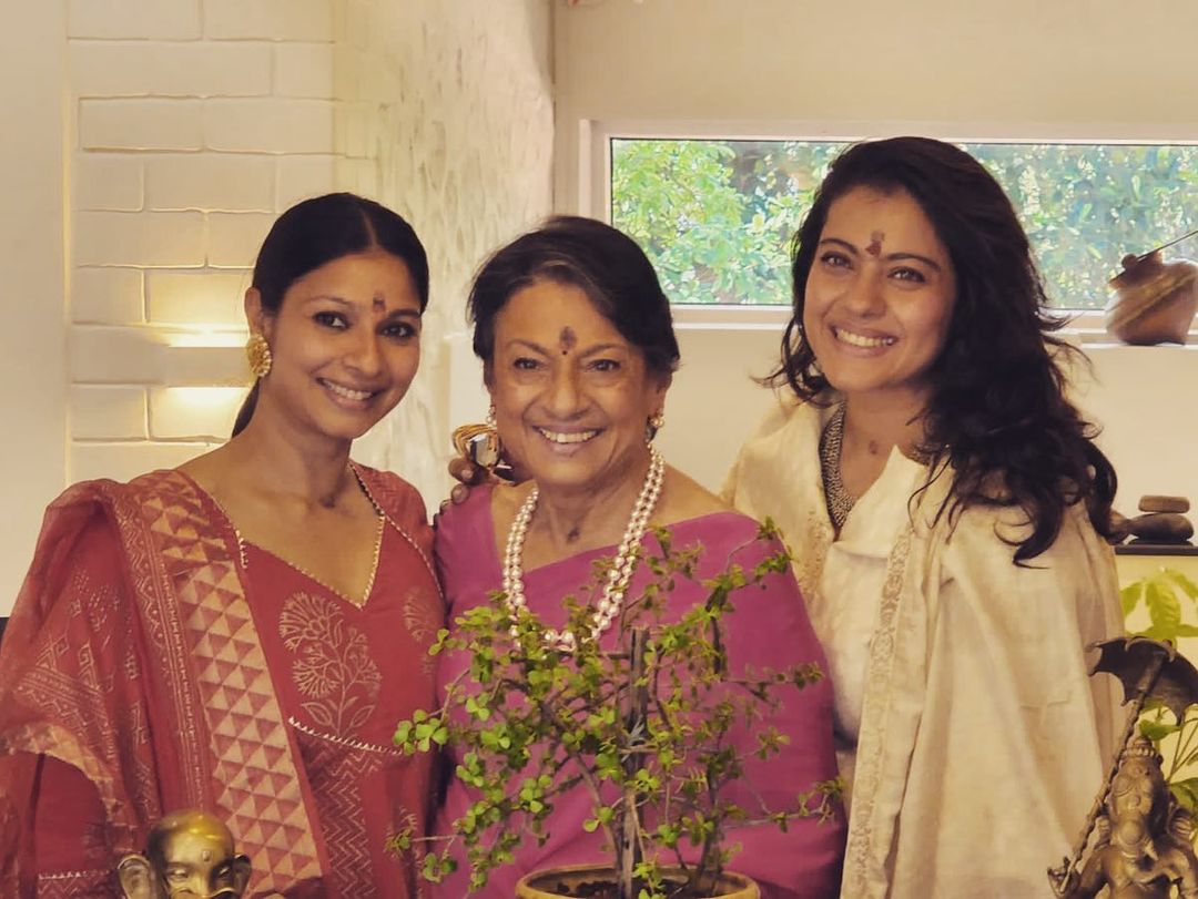 Tanuja with daughters Kajol and Tanishaa