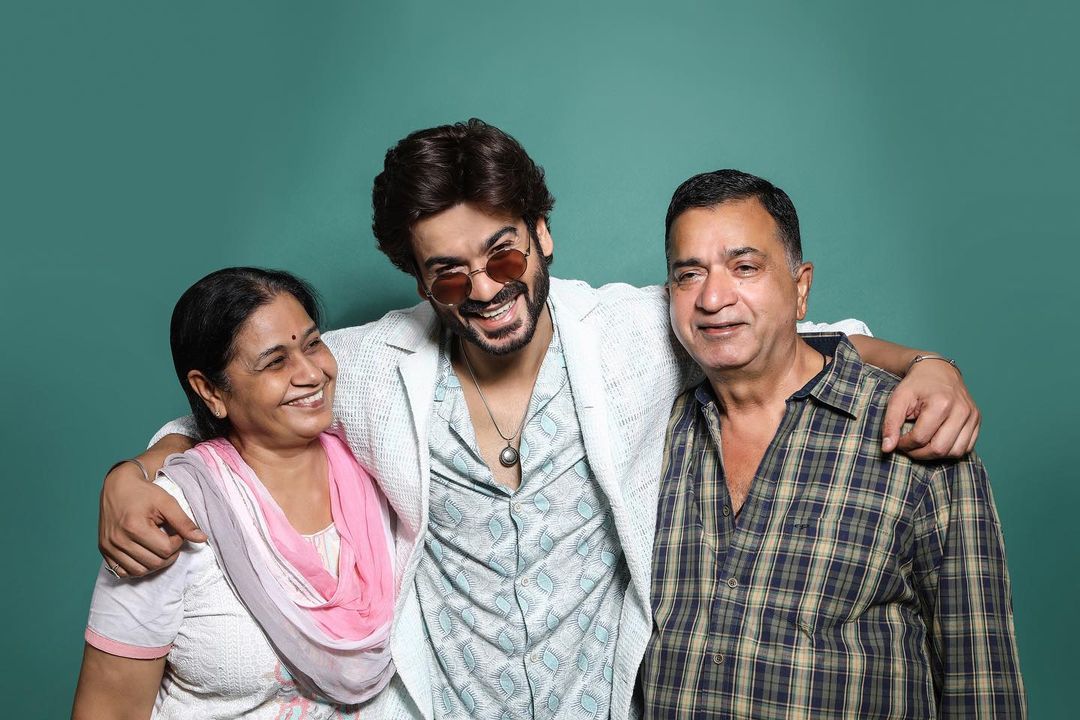 Sunny Kaushal with parents